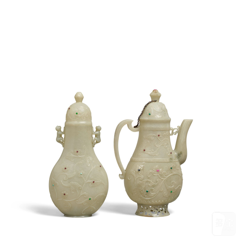 二十世紀 蒙兀兒式鑲寶帶蓋玉執壺 蒙兀兒式鑲寶猴耳玉蓋瓶 | TWO MUGHAL-STYLE GEM-DECORATED JADE VESSELS AND COVERS - 图1